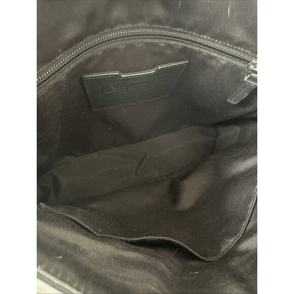 Coach Black Leather Crossbody Messenger Bag With Adjustable Strap & Zip Pocket - Picture 13 of 16